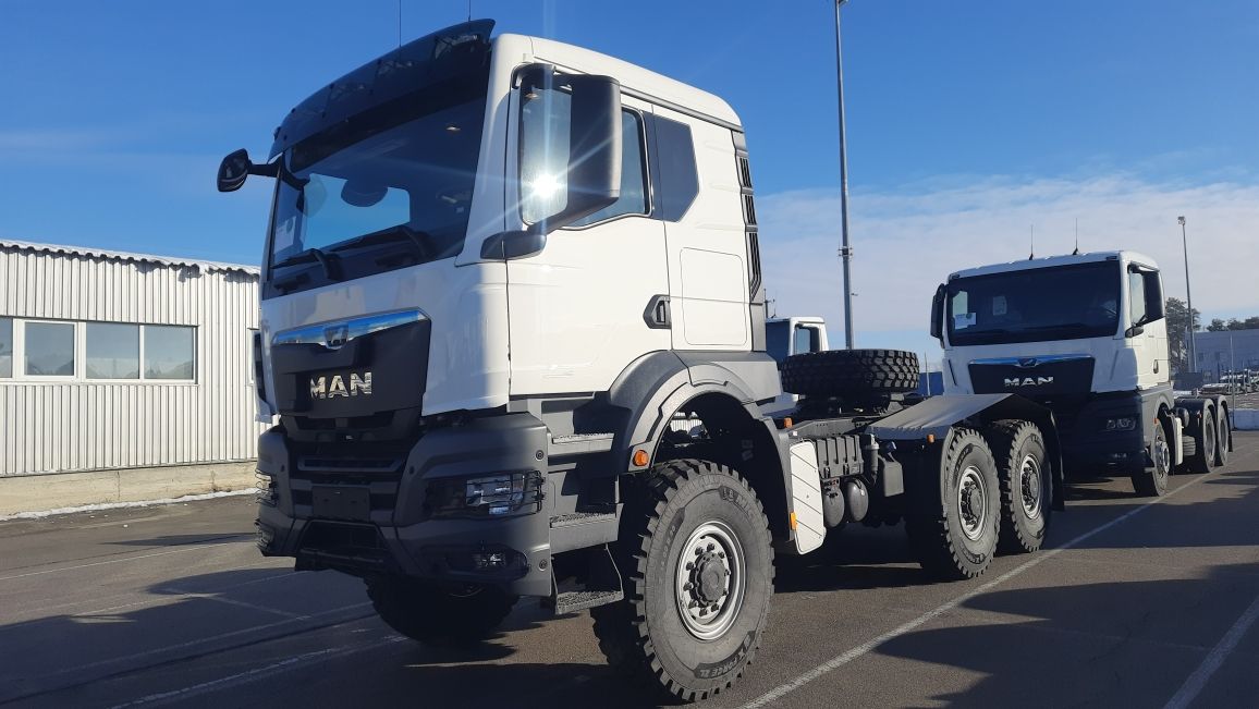 Сідловий тягач MAN TGS 33.480 6×6 під трал Doll M-1000, висота сідла 1549 мм